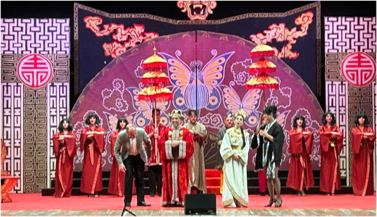 SAVIGLIANO – Al teatro Milanollo va in scena “Cin Cin La”