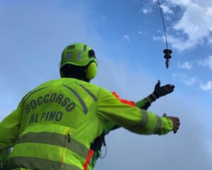 CARCOFORO – Complesso intervento del Soccorso Alpino per salvare padre e figlia