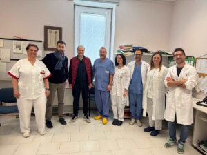 ALESSANDRIA – Operati con una nuova tecnica, in piedi in un giorno