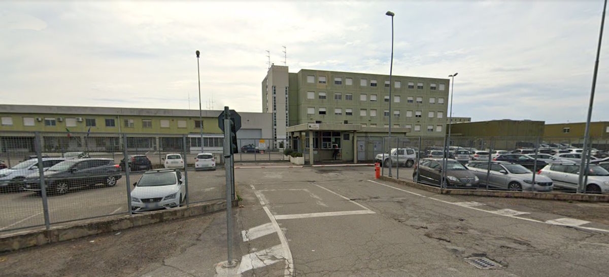 ALESSANDRIA – Detenuto aggredisce i poliziotti: tensione in carcere