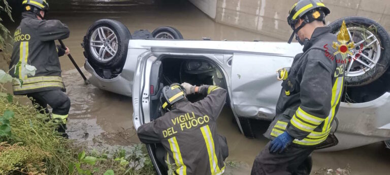 asti auto nel canale
