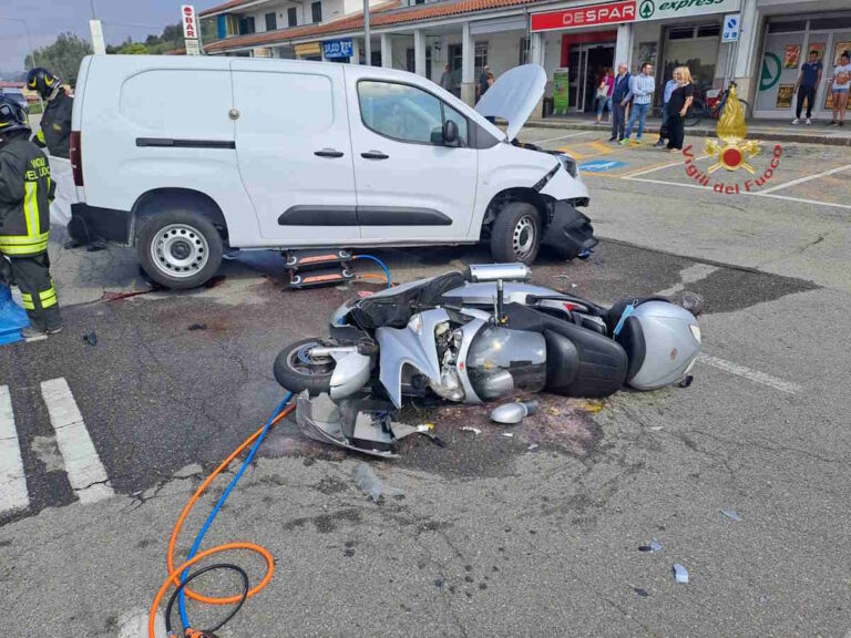 ferrere incidente furgone e scooter