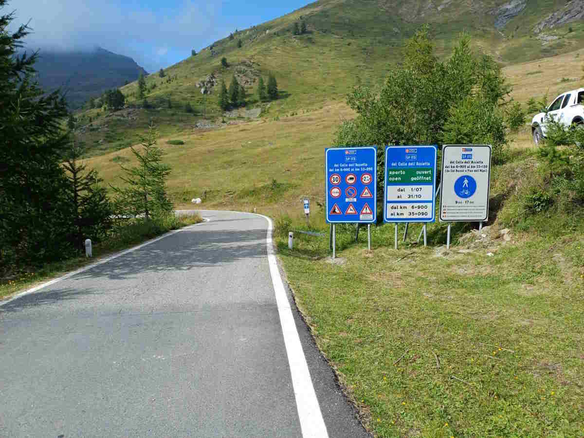 viabilità colle dell'assietta muri franati