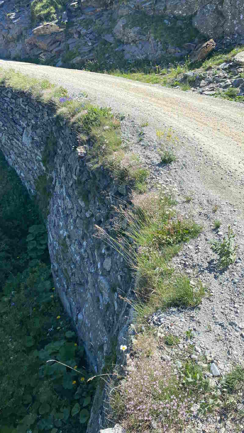 viabilità chiusura ricostruzione muro assietta