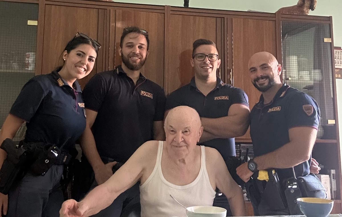 Torino pensionato aiutato dalla polizia